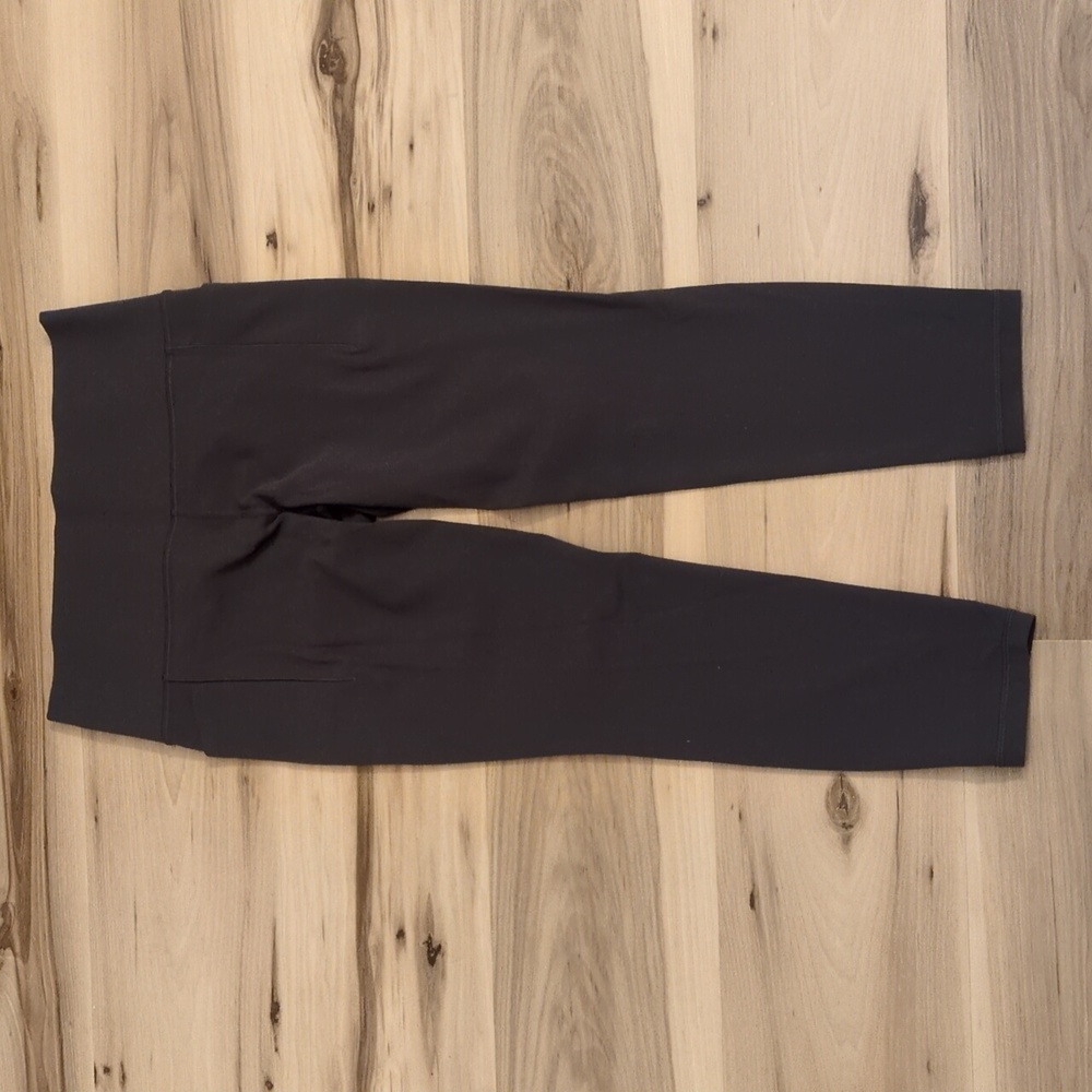 Pristine Athleta Salutation Stash 7/8 Tight Gray Size Medium